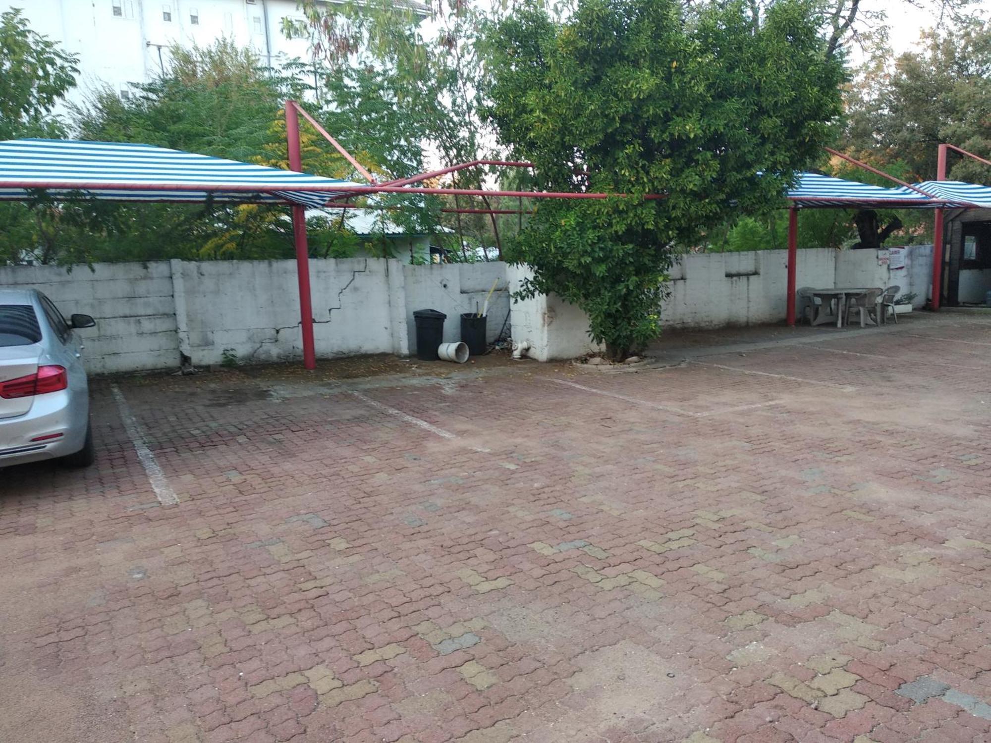 Brackendene Lodge ハボローネ エクステリア 写真